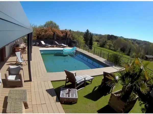 Maison contemporaine 242m2 avec piscine
