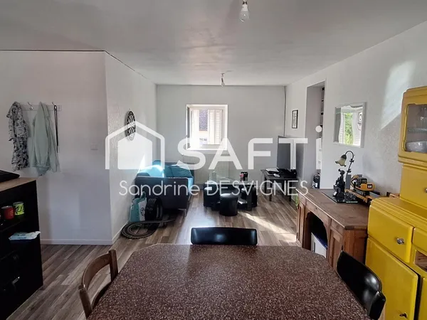 Immeuble 110 m² : appart + local commercial