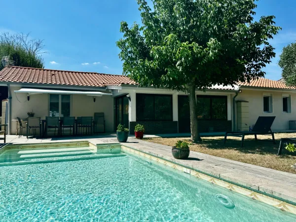 Maison 143m2 - 5 chambres - garage - piscine - environnement très calme.