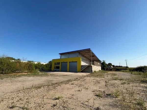 Local d'activité 415 m²