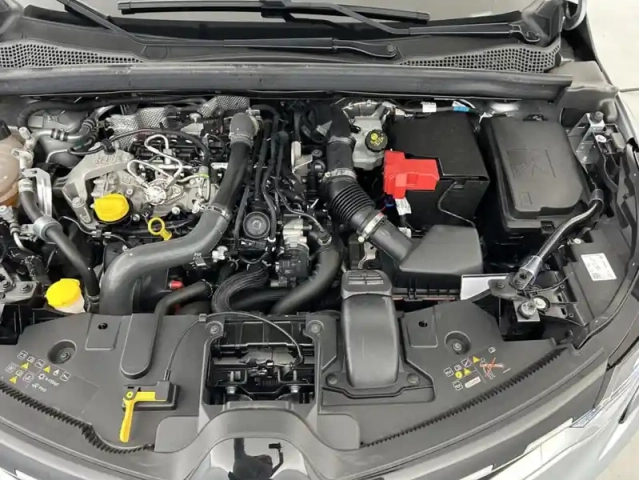 Renault Captur tce 140 edc 21 intens 5p — photo 27