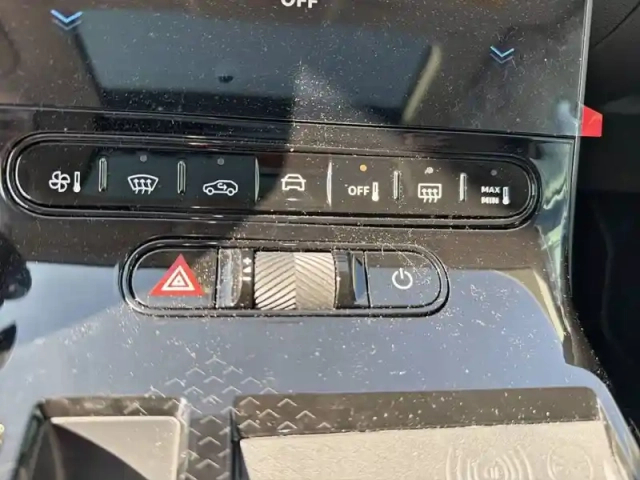 Citroën C5 Aircross hybride rechargeable 195 e-eat7 — photo 23