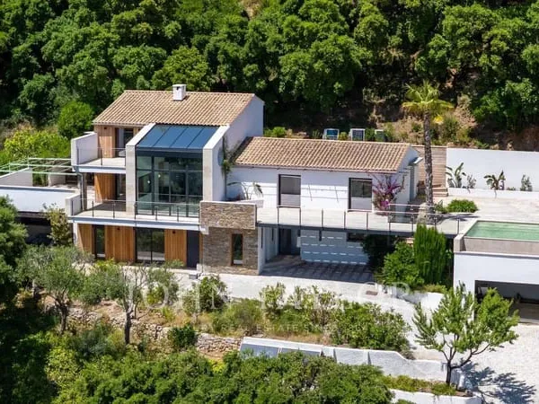 Maison 6 pièces 220 m²