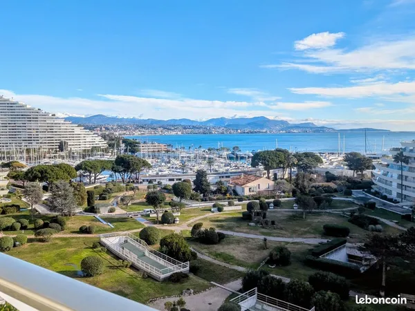 New Grand studio superbe vue Marina Baie des Anges