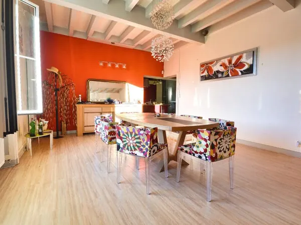 Maison familiale de 245 m² - 5 chambres + espace indépendant et terrain de 4 200 m²