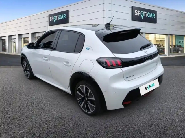 Peugeot 208 electrique 50 kwh 136ch gt — photo 30