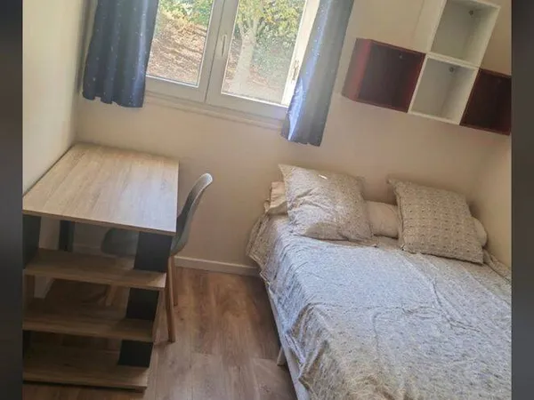 Appartement 4 pièces 11 m²