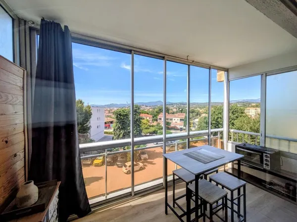 Appartement T2 avec loggia font de fillol