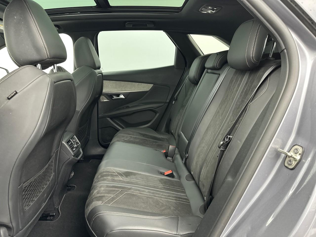 Peugeot 3008 puretech 130ch s&s eat8 gt pack — photo 12