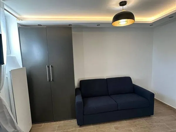 Studio 1 pièce 14 m²