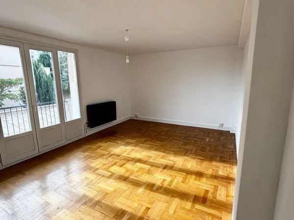 T3 rénové avec balcon