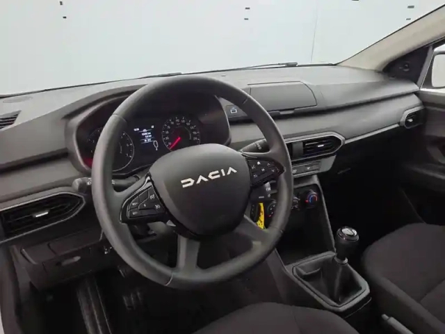 Dacia Sandero sce 65 — photo 3