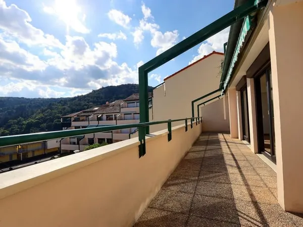 HAUTS DE CHAMALIERES -T4 DANS RESIDENCE AVEC PISCINE