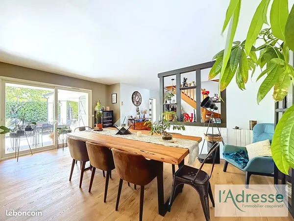 Villa 6 pièces 180 m²