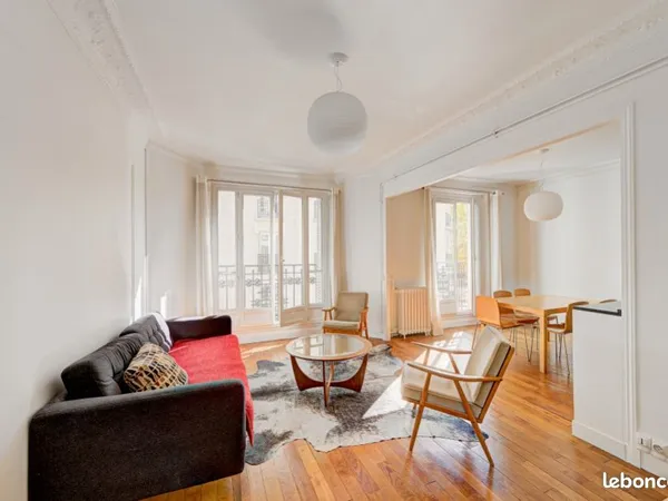 Paris 14. Rue des plantes. Bel appartement lumineux de 66m2