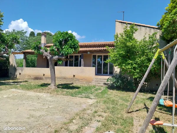 Maison avec jardin arboré 730 m² et double garage - Nîmes