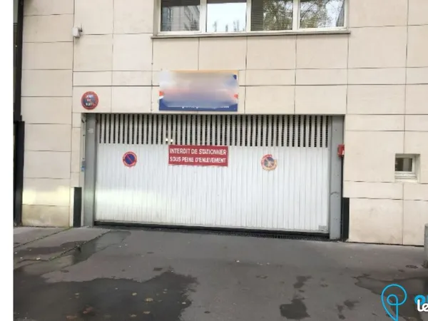 Parking/box 12 m² PARIS 12