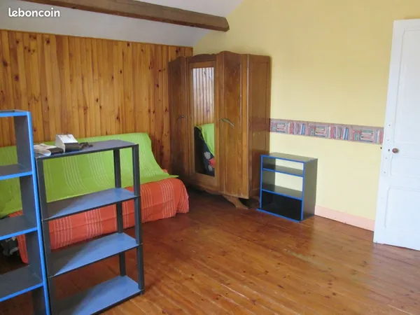 A saisir Apt étudiant 27 m2 pour 400