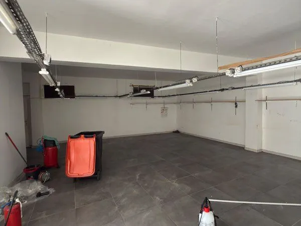 Local 90m2 à Aubervilliers, direct propriétaire