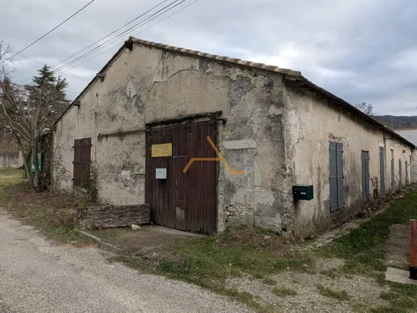 Local commercial 300 m²