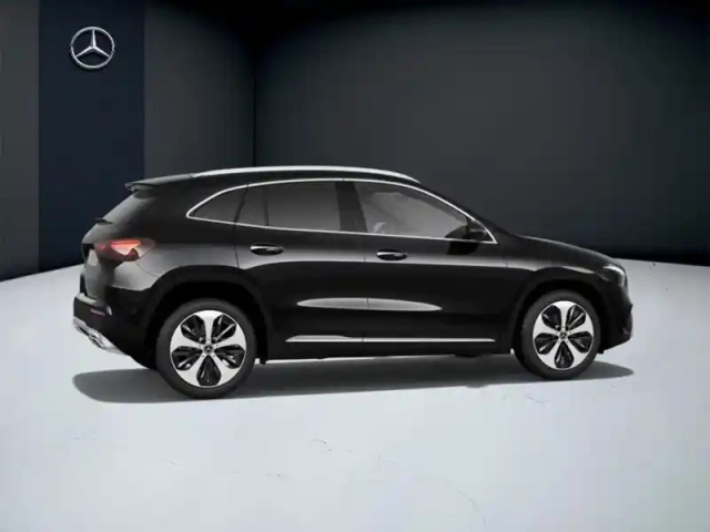 Mercedes Gla 200 d progressive line — photo 20