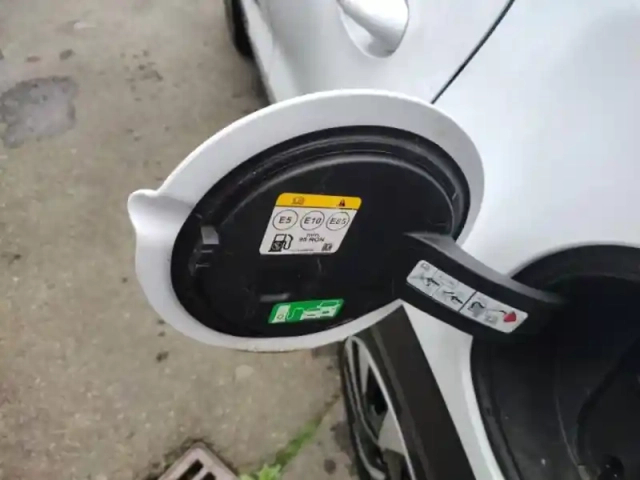 Ford Puma 1.0 flexifuel 125ch s&amp;s mhev titanium — photo 7