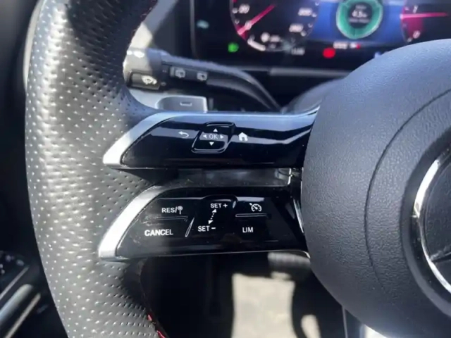Mercedes Gla 200 d amg line — photo 14