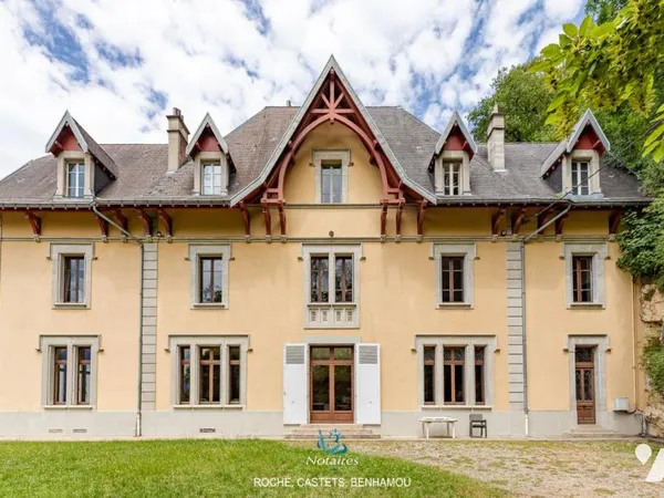 Maison 573 m²