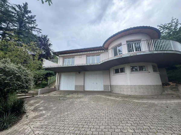 Maison 6 pièces 219 m²