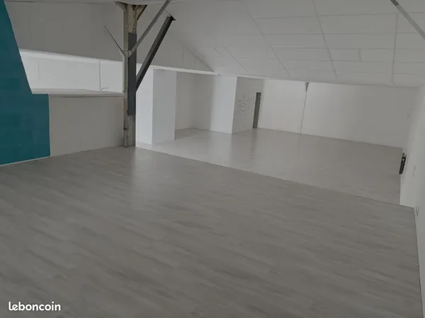 174 m² à louer - 1er étage - La Ponétie