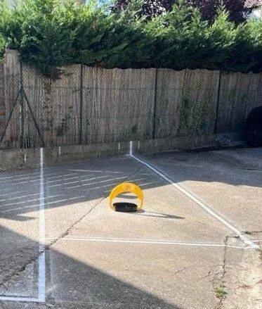 Parking 13 m²