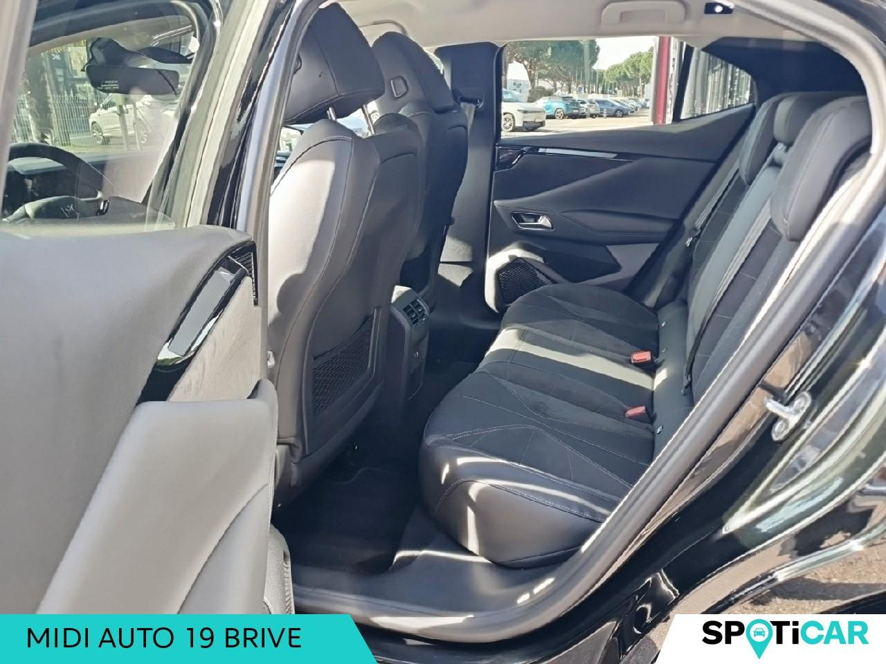 Ds Ds 4 bluehdi 130ch etoile automatique alcantara sieges — photo 10