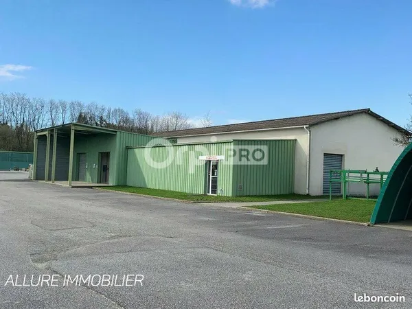 Local d'activité 572 m²