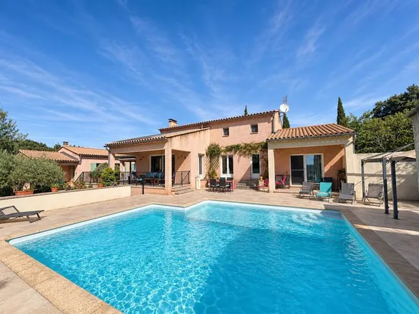 Villa avec piscine à 8 km d'Uzès