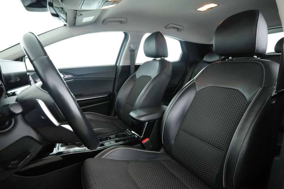 Kia XCeed 1.6 GDi ISG PHEV Active DCT6 — photo 9