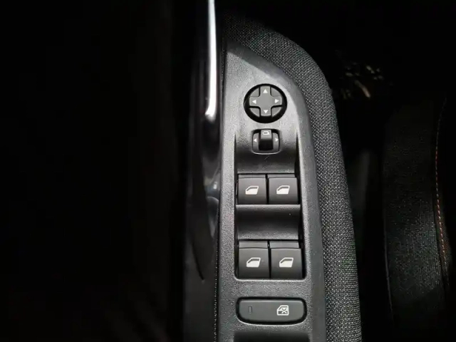 Peugeot 208 turbo 100 ch bvm6 — photo 18