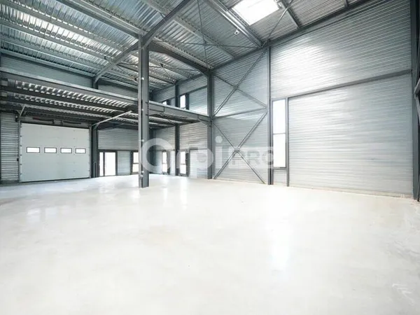 Local d'activité 1200 m²