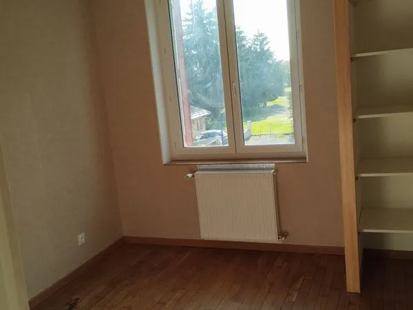 Petit appartement aménagé - idéal personne âgée seule
