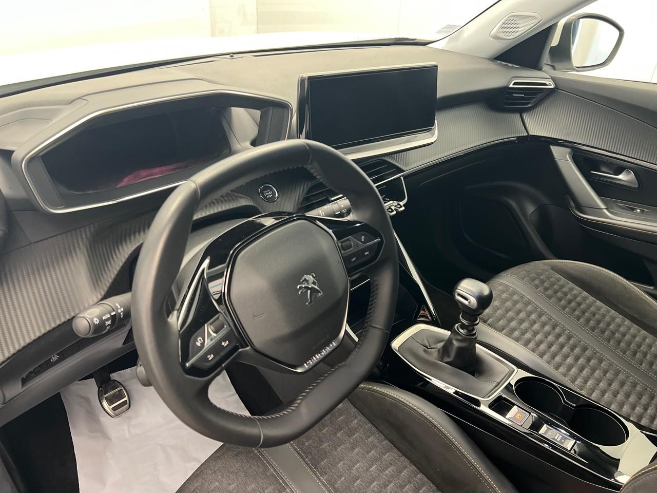 Peugeot 2008 puretech 130 s&s bvm6 roadtrip — photo 12