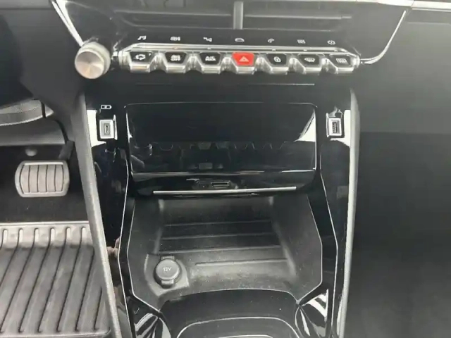 Peugeot 2008 puretech 130 s&amp;s eat8 — photo 26