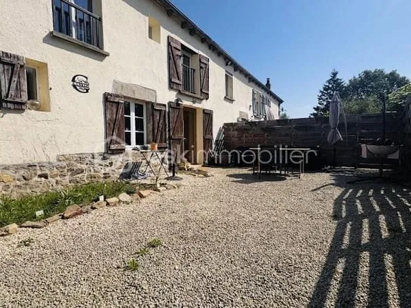 Maison 9 pièces 222 m²