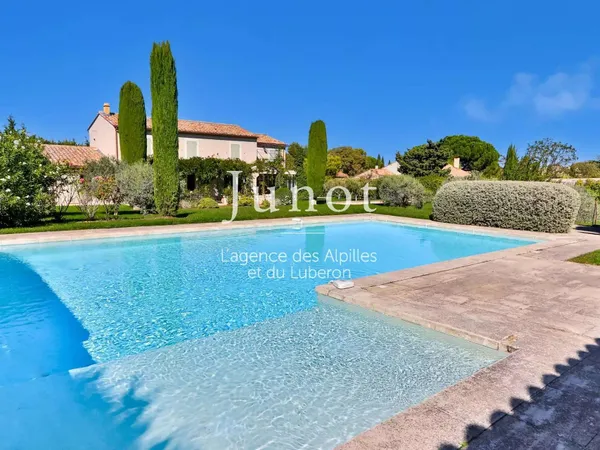 Maison 10 pièces 290 m²