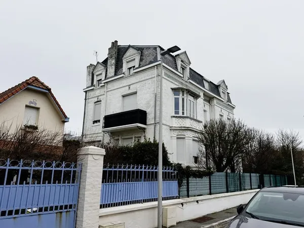 EXCEPTIONNEL : superbe Maison de caractère au coeur du quart