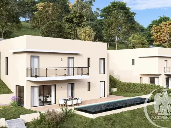 VILLA - MENTON - 133m² - TERRAIN - PARKING - PISCINE