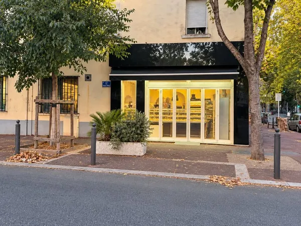 MARSEILLE - BOULANGERIE EN ACTIVITÉ - CA 250 000 € - LABORATOIRE ÉQUIPÉ - BELLE OPPORTUNITÉ