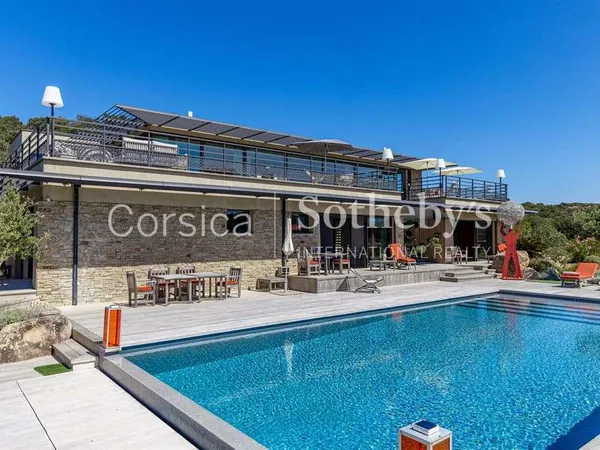 Maison 7 pièces 350 m²