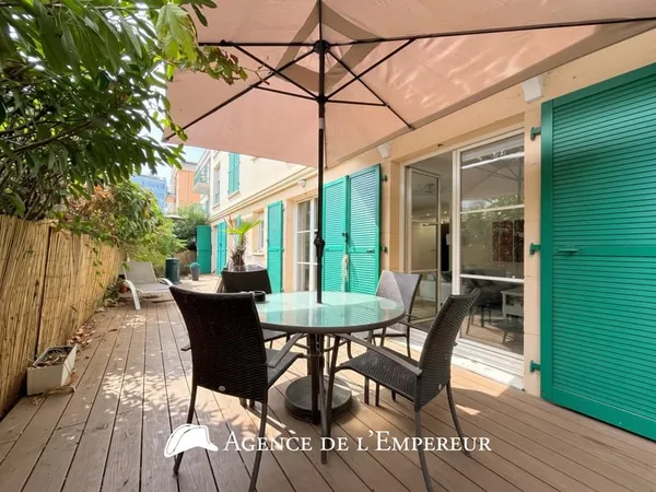 4 pièces - terrasse 56 m2 - 2 parkings et cave. Résidence Vi