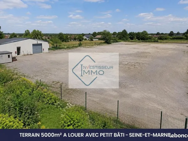 Terrain 4 350 m² Les Chapelles Bourbon