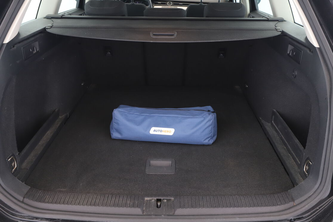 Volkswagen Passat SW 1.5 TSI EVO BlueMotion Tech Connect DSG7 — photo 16