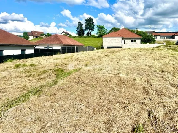 Terrain 636 m²